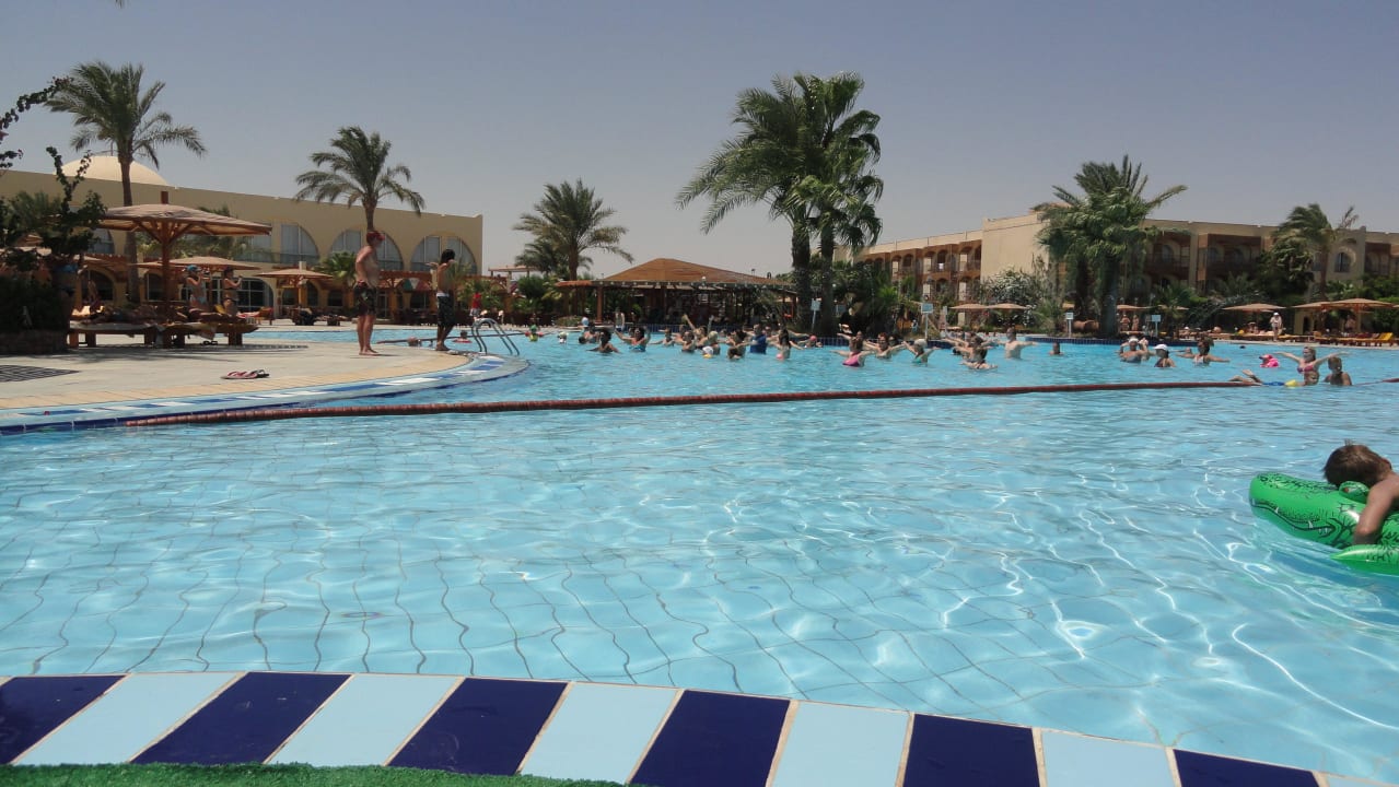 Znowu zajęcia aqua na basenie Desert Rose