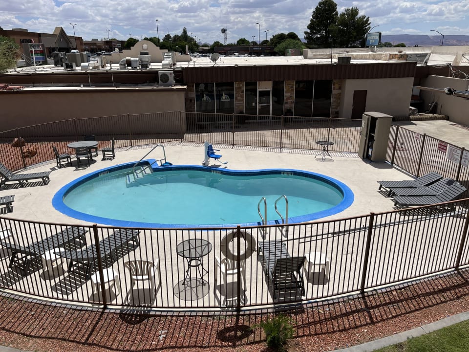 Pool Rodeway Inn Page Near Lake Powell