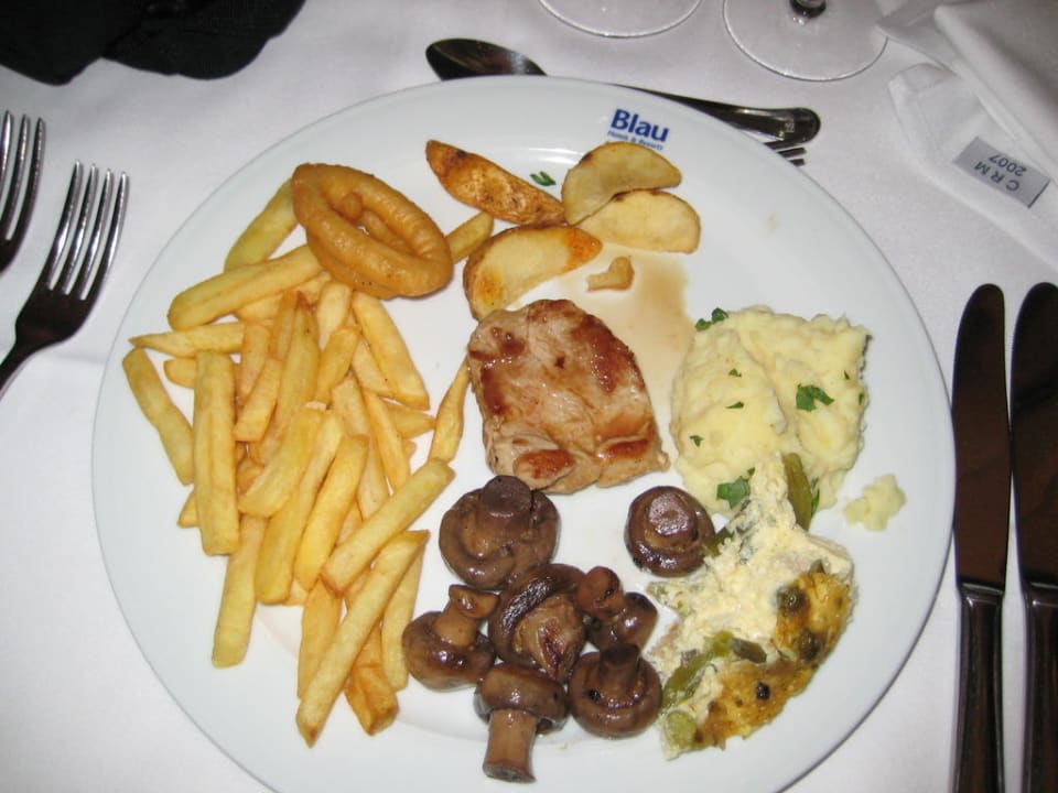 Essen vom Buffet Hipotels Mediterraneo