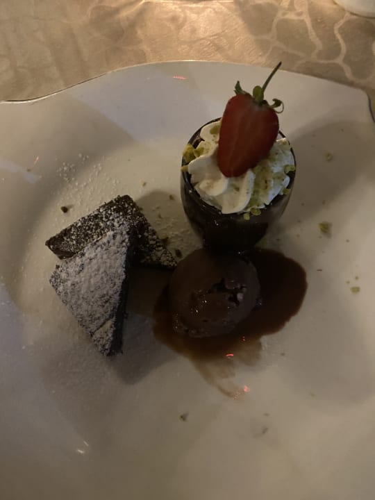 Gastro Crystals Beach Resort Belle Mare, a member of Radisson Individuals