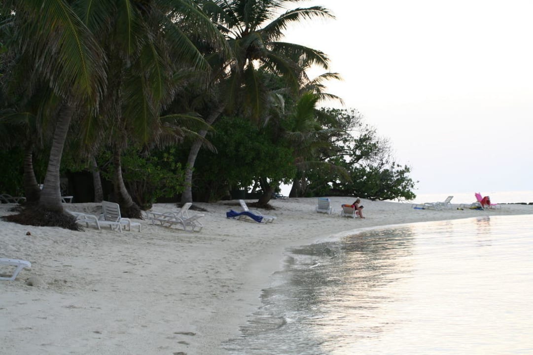 Wenig Strand, war früher mehr Summer Island Maldives