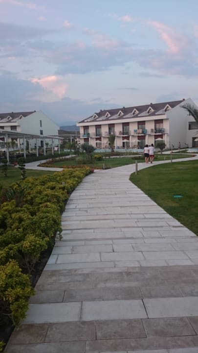 Gartenanlage/Blick auf "Wohnhaus" Jiva Beach Resort