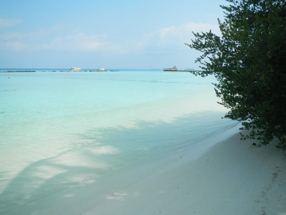 Strand vor unserem Bungi Summer Island Maldives