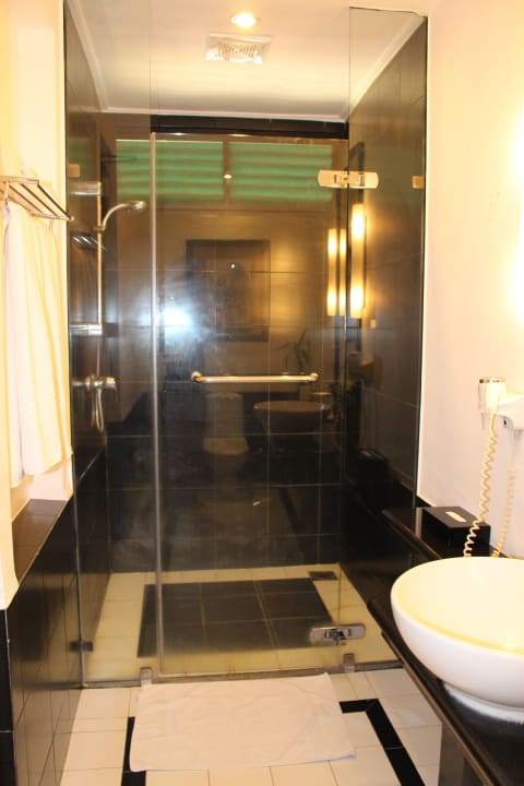 Große Dusche Cinnamon Lodge Habarana