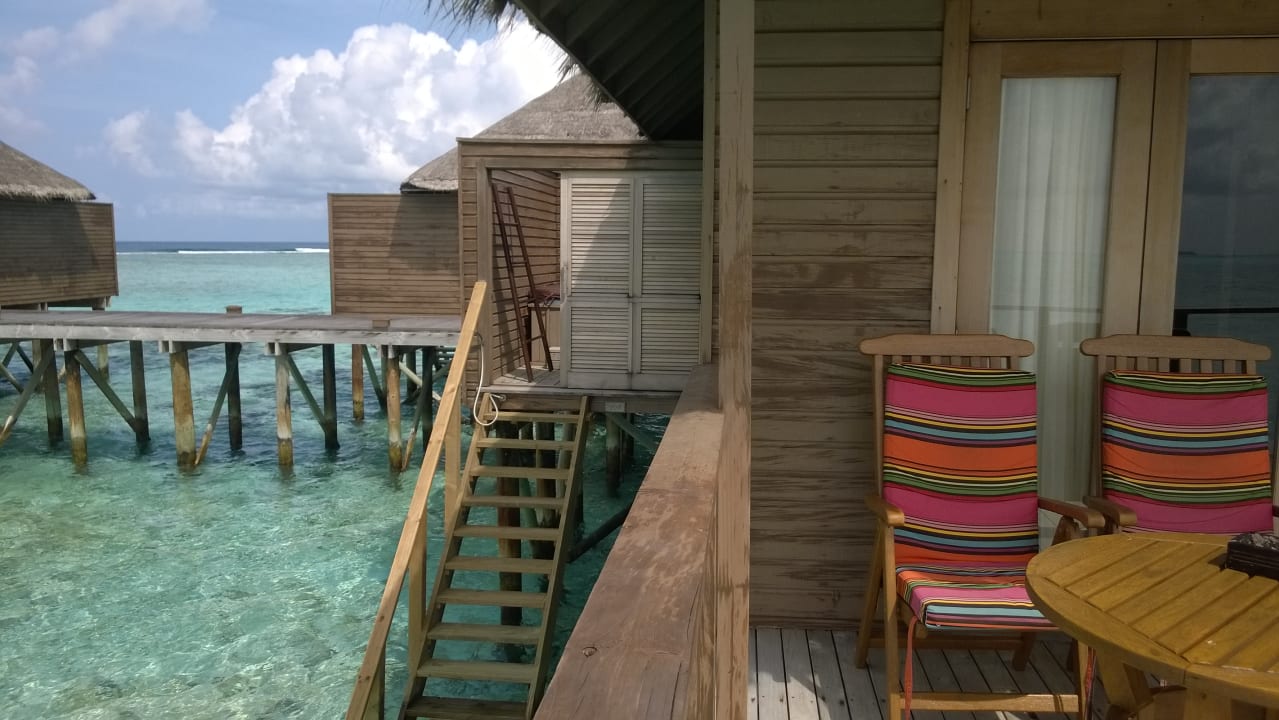 Unsere private Badetreppe Meeru Maldives Resort Island