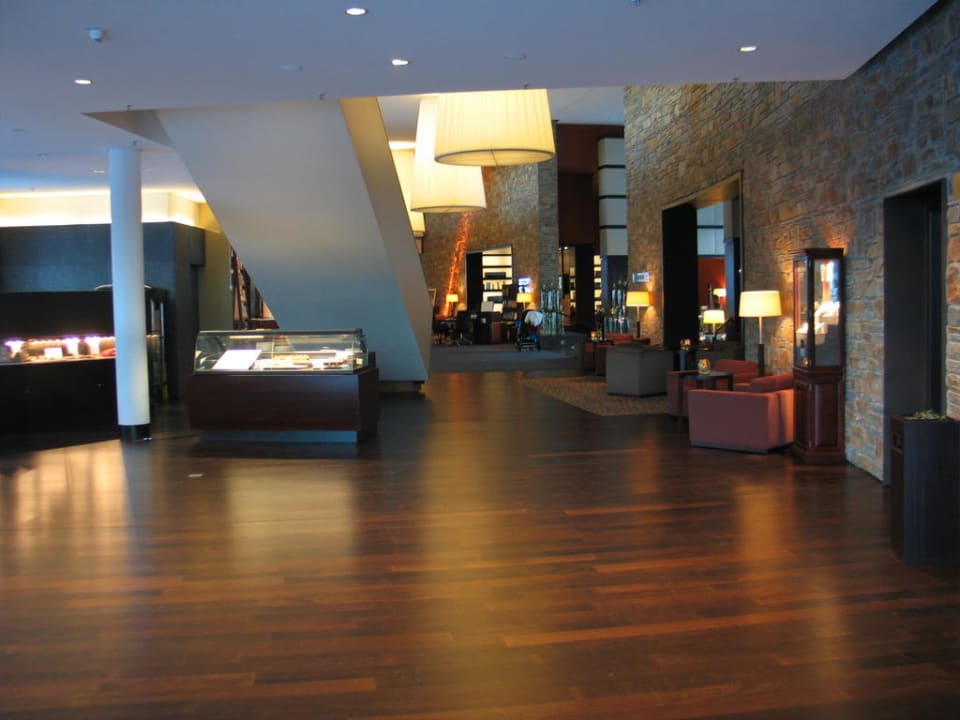 Eingangsbereich Kempinski Hotel Berchtesgaden