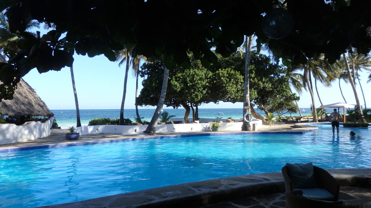 Pool Ocean Village Club