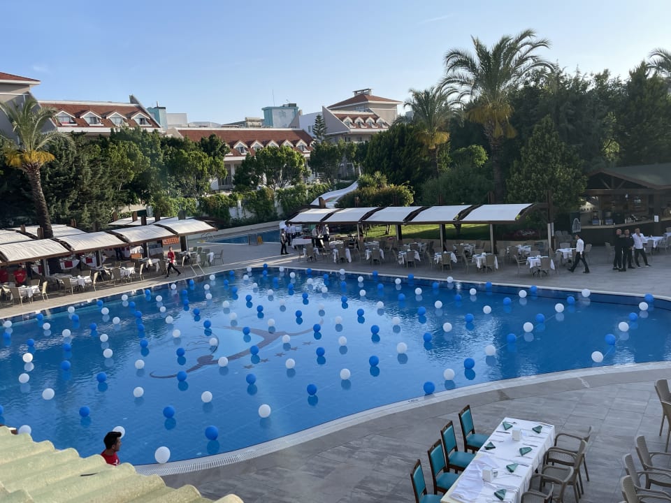 Pool Side Breeze Hotel