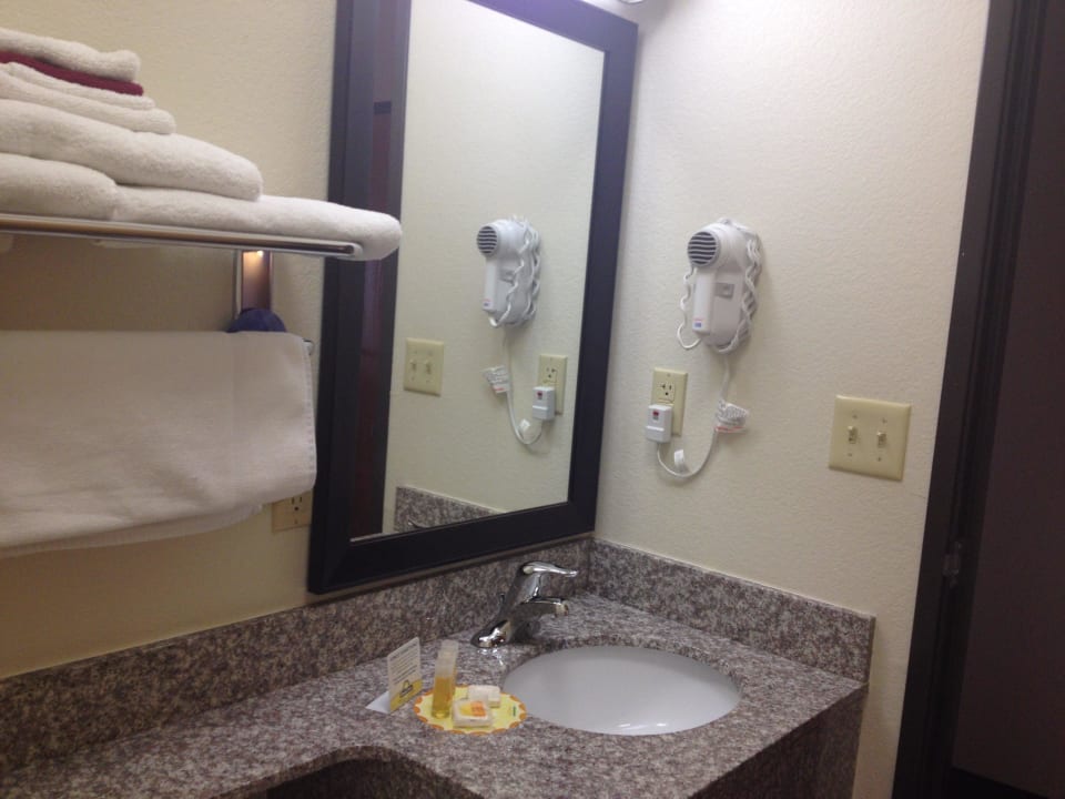 Days Inn Page  Days Inn & Suites by Wyndham Page Lake Powell