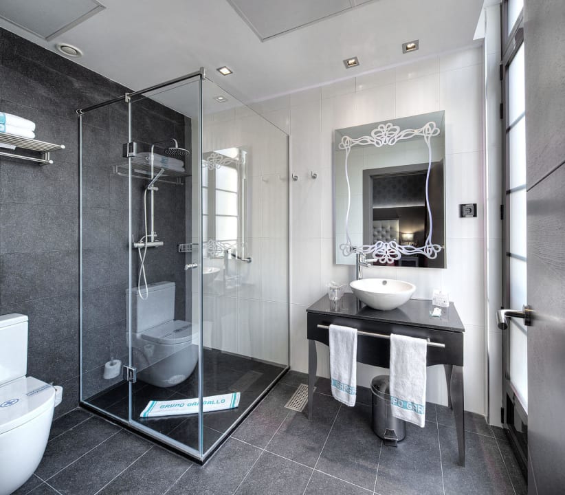 BAÑO CON DUCHA Hotel Ciutadella Barcelona