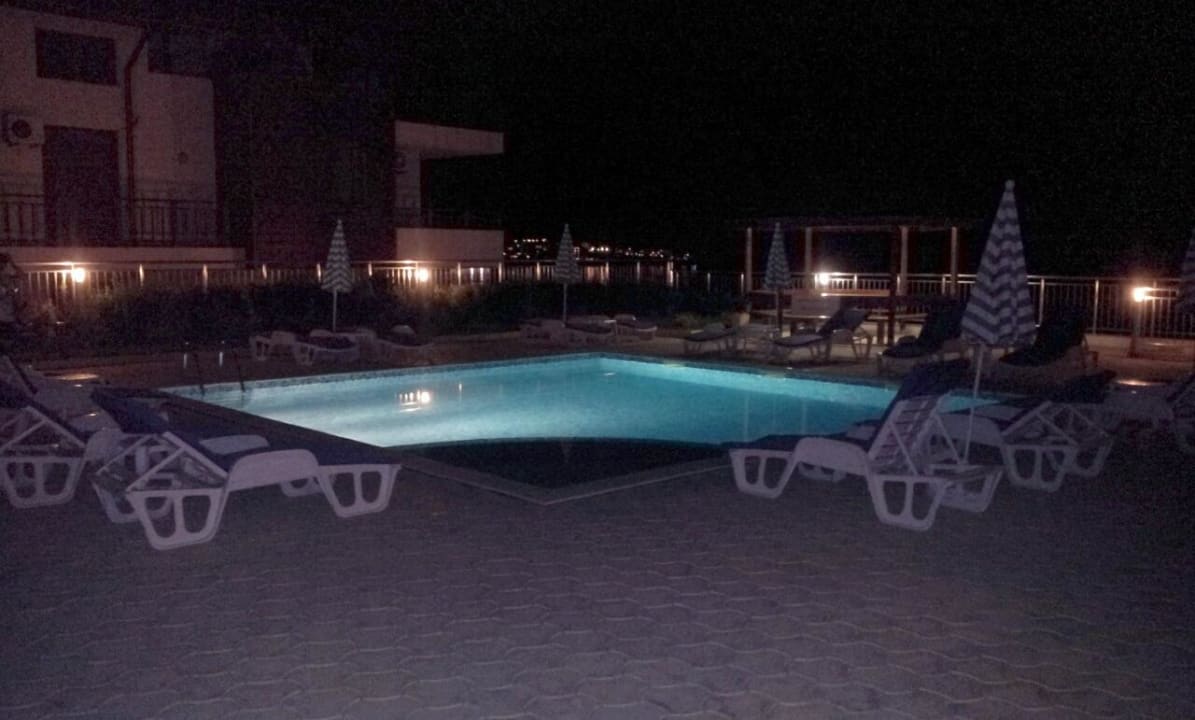 Pool am Abend Vila Pontica Hotel Selena Beach