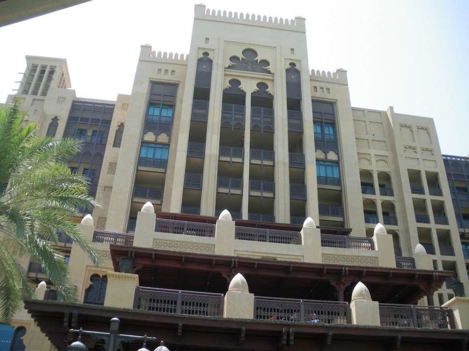 Blick auf das Hotel Jumeirah Al Qasr