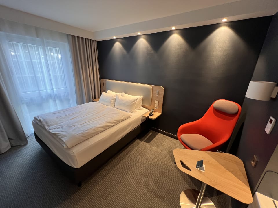 Zimmer Holiday Inn Express - Düsseldorf Airport