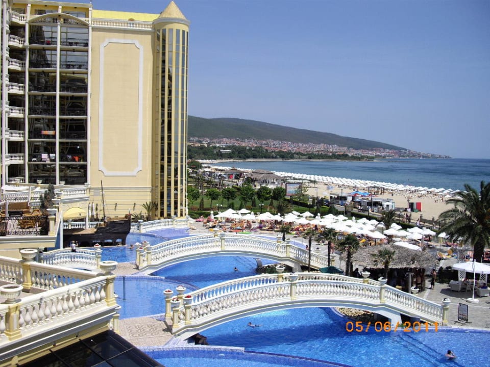 Victoria Palace - Pool Imperial Palace Hotel