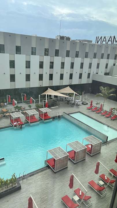 Pool Maani Muscat Hotel & Suites