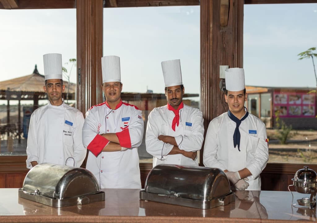 Gastro Laguna Beach Marsa Resort