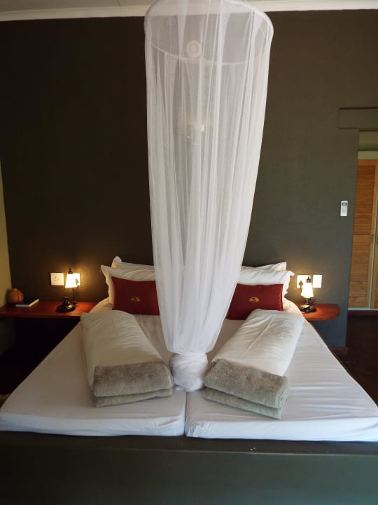 Schlafzimmer Kalahari Anib Lodge