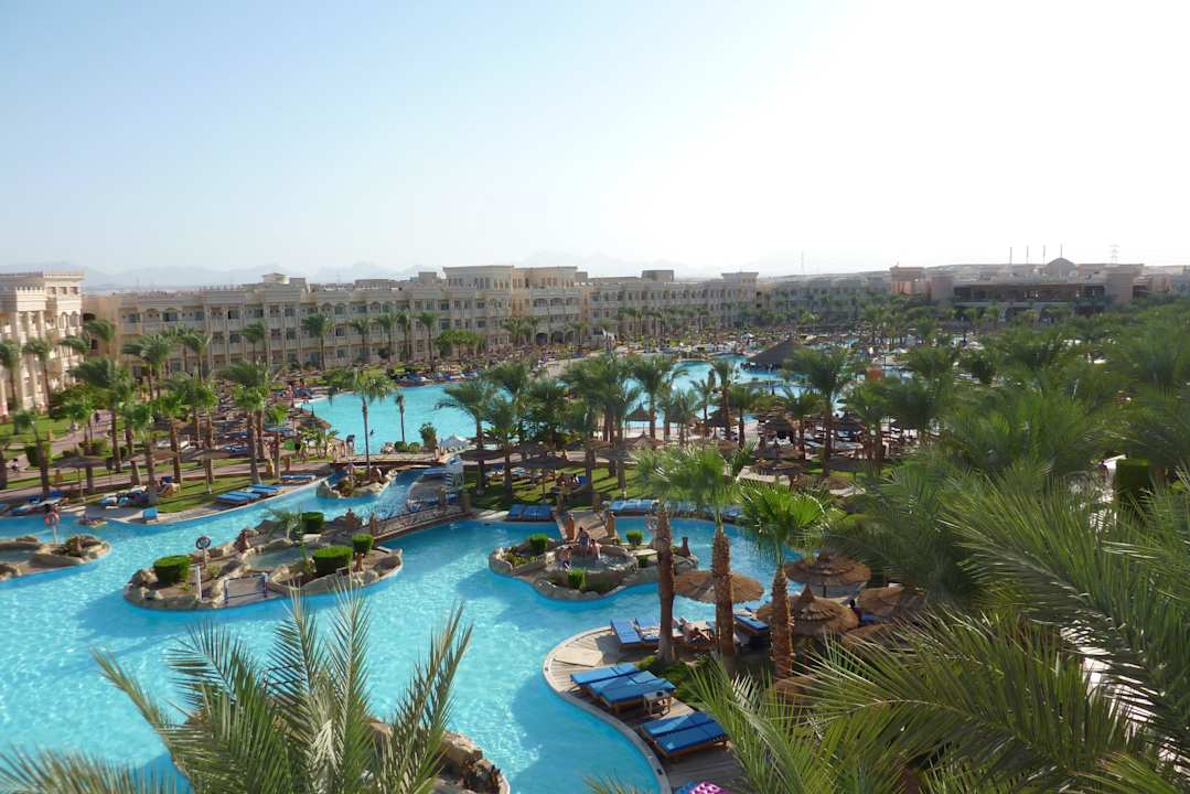 Traumhafter Pool Pickalbatros Palace Resort