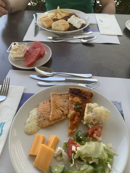 Gastro Crystal Springs Beach Hotel