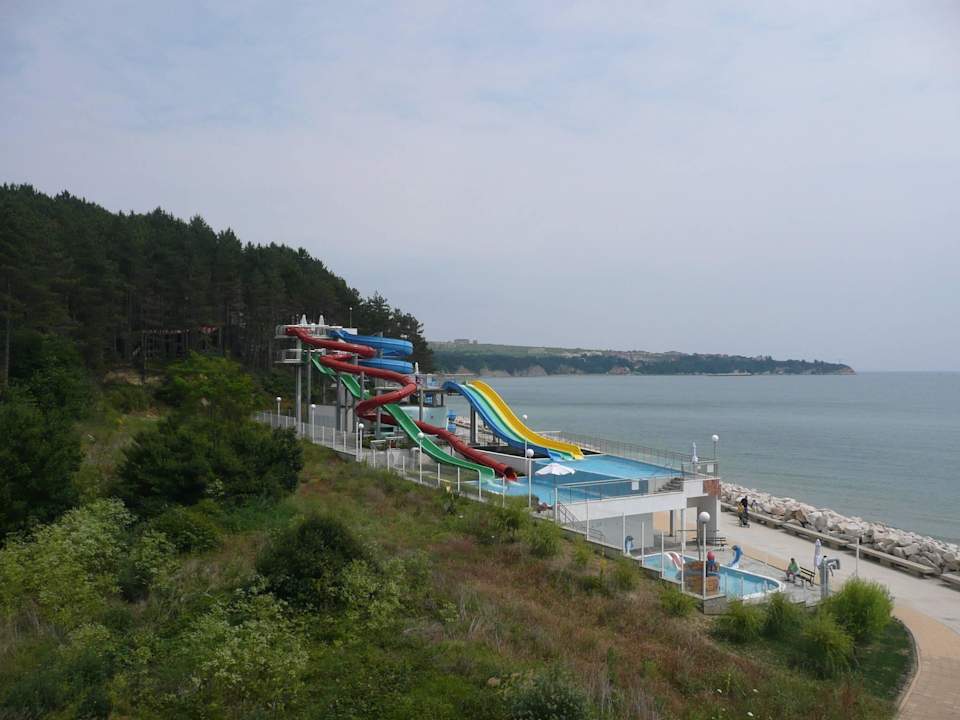 Widok z pokoju na aqua park Sol Luna Bay