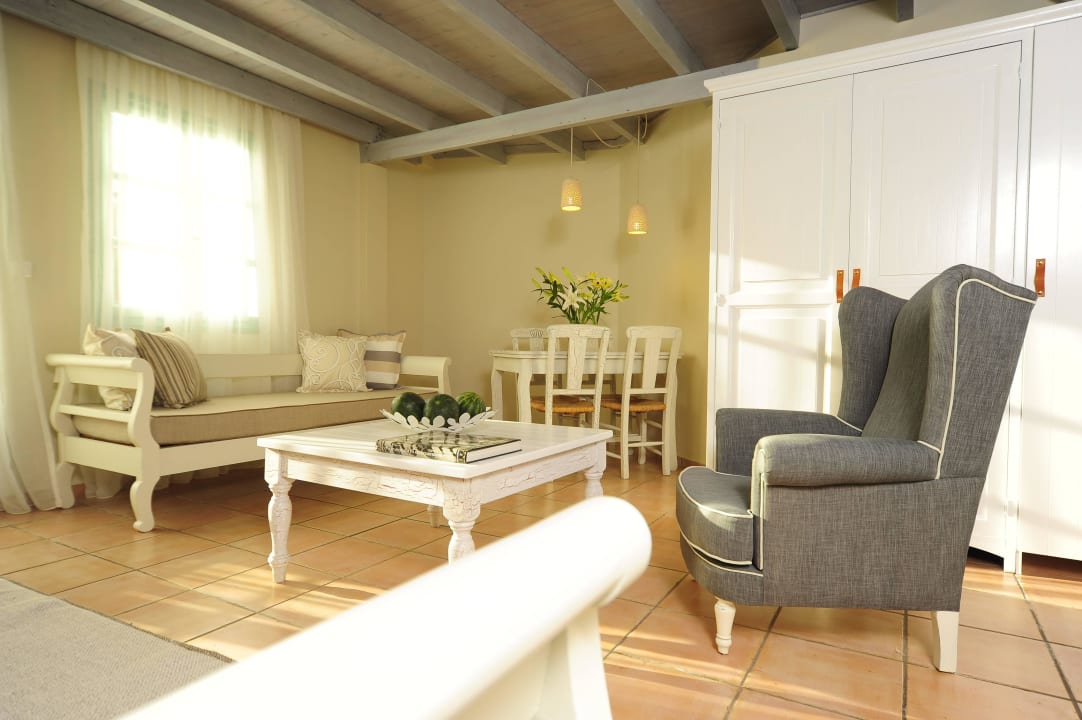 Executive Suite Hotel Mythos