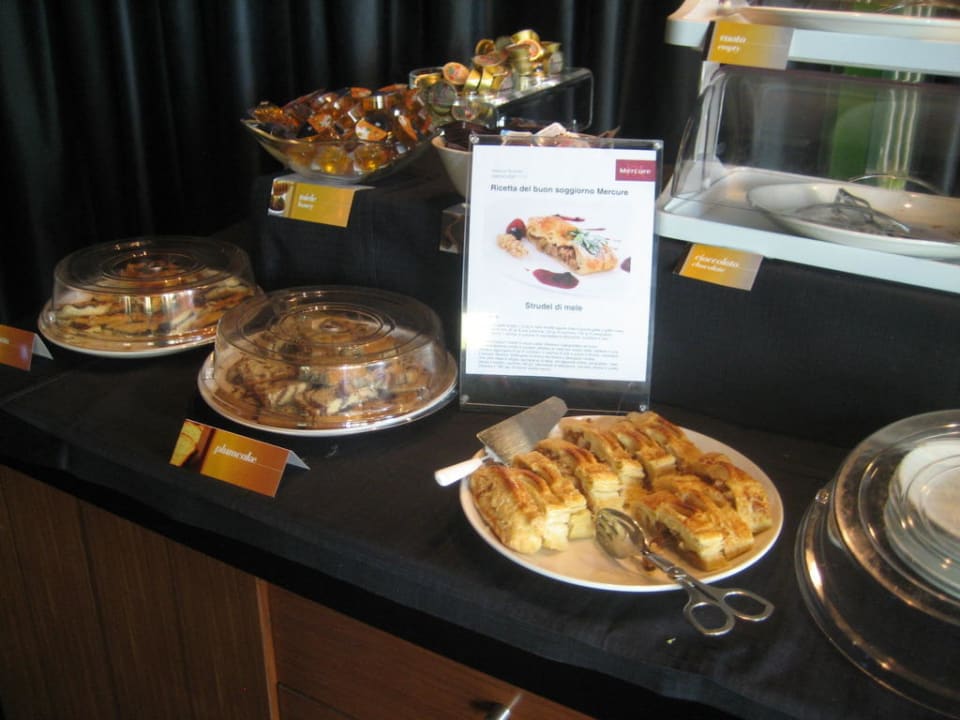 Frühstücksbuffet Mercure Nerocubo Rovereto