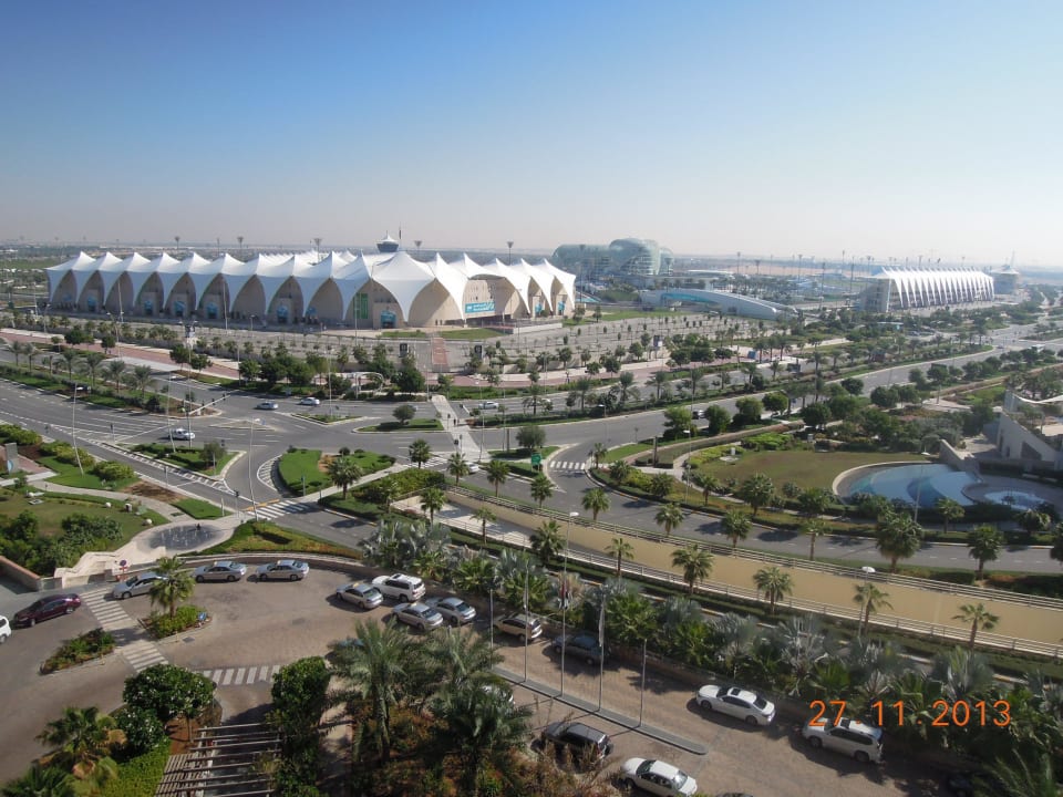 Ausblick auf die Formel 1 Rennstrecke Hotel Radisson Blu Abu Dhabi Yas Island