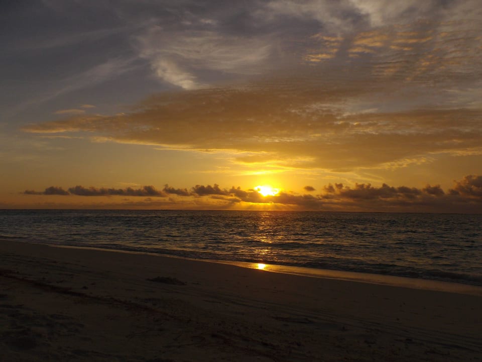 Sonnenuntergang Meeru Maldives Resort Island