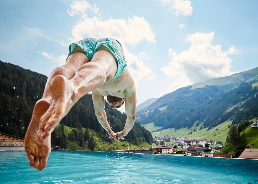 Pool Hotel Alpin Spa Tuxerhof