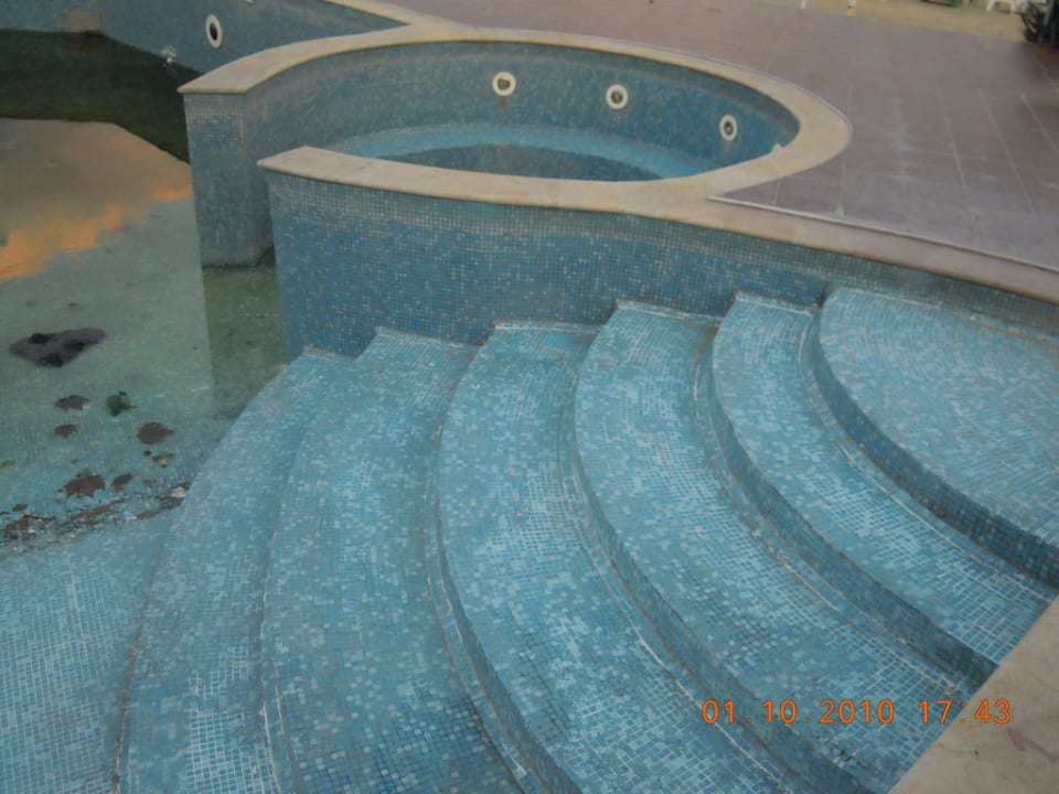 Poollandschaft am Hotelstrand Park Hotel Golden Beach