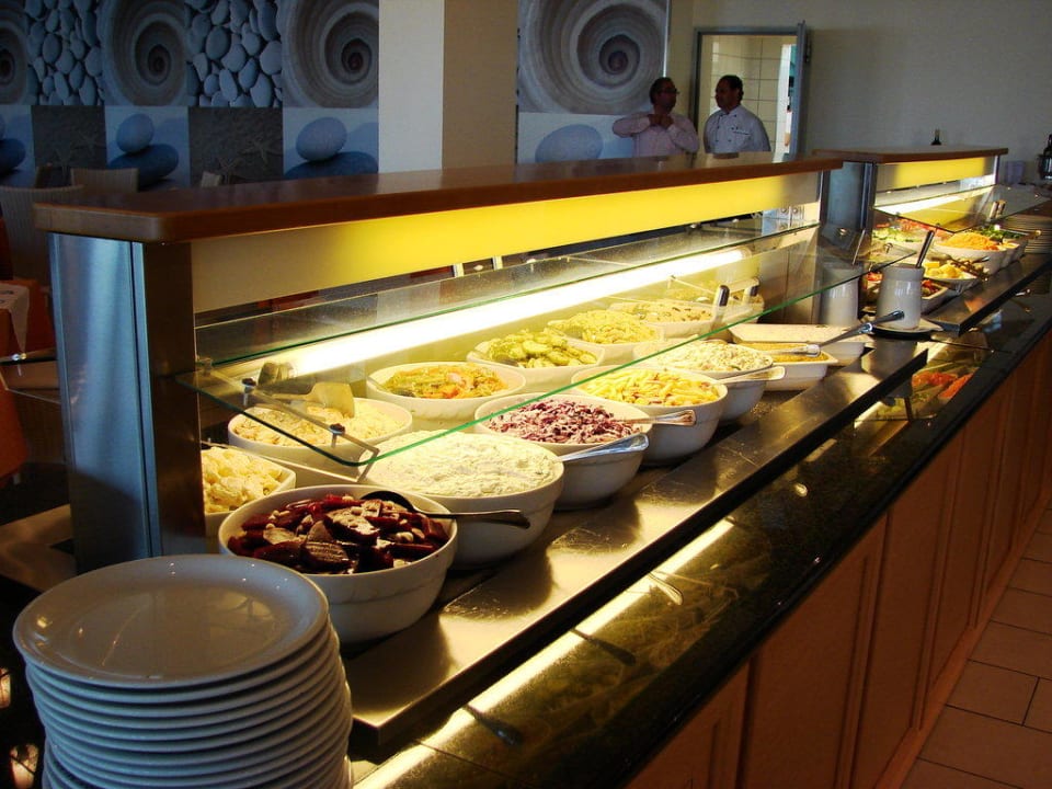Reichhaltiges Buffet-Angebot 4 Olympian Bay Grand Resort