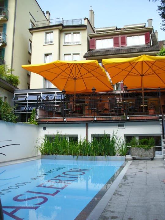 Piscine et terrasse Hotel Baslertor