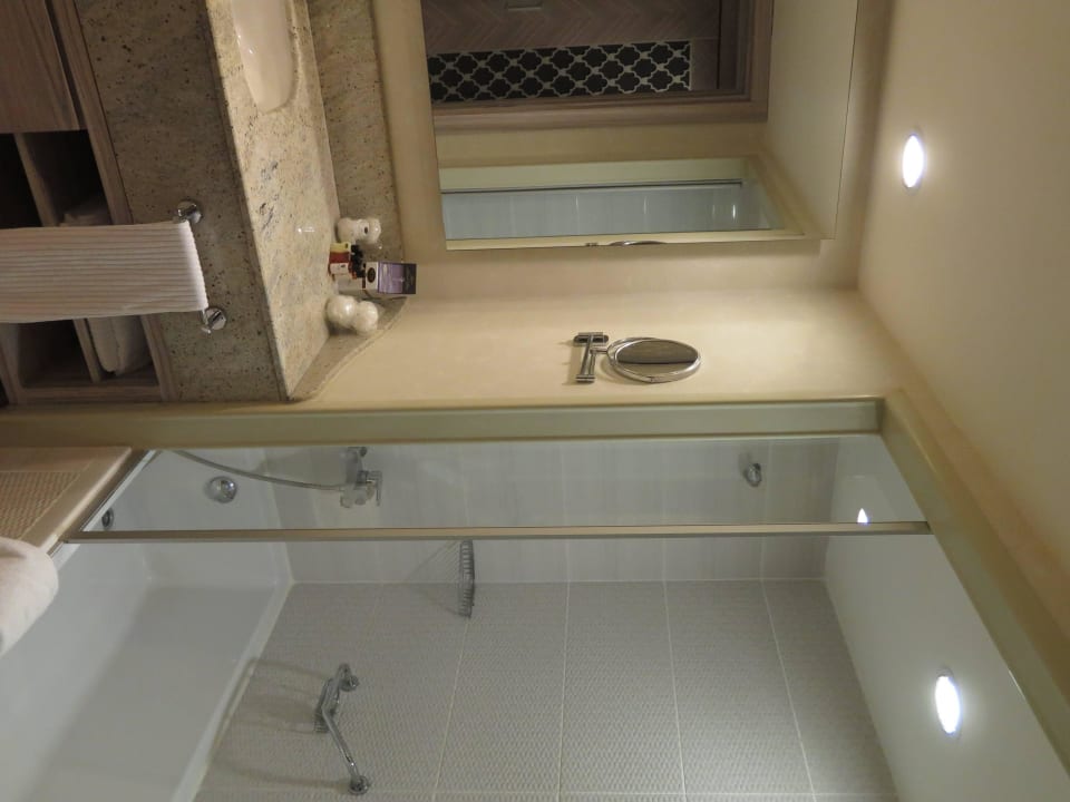 Teilansicht Bad Royal Alhambra Palace