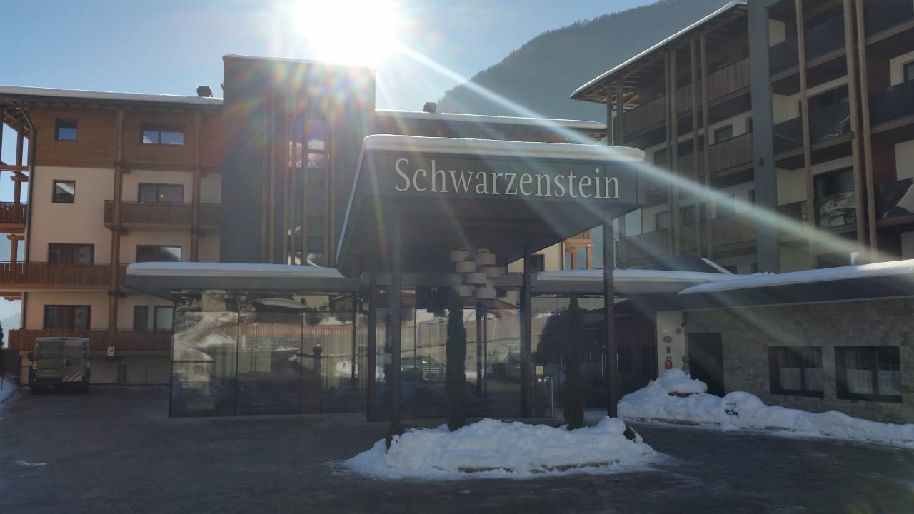Außenansicht Hotel Schwarzenstein