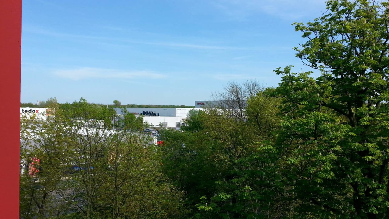 Blick aus Zimmer 527 zum Einkaufszentrum Mercure Hotel Köln West