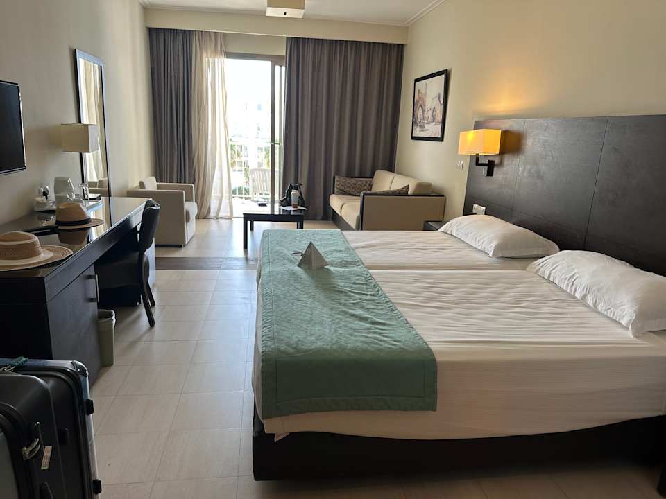 Zimmer Barceló Concorde Green Park Palace