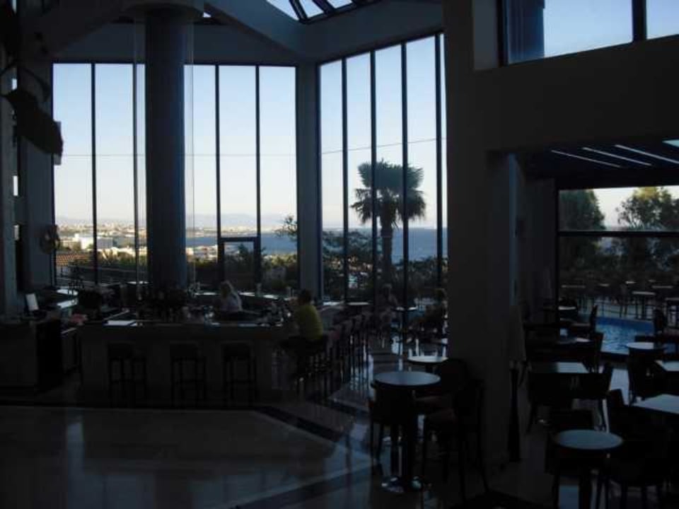 Main-Bar bei Tag Kresten Palace Hotel