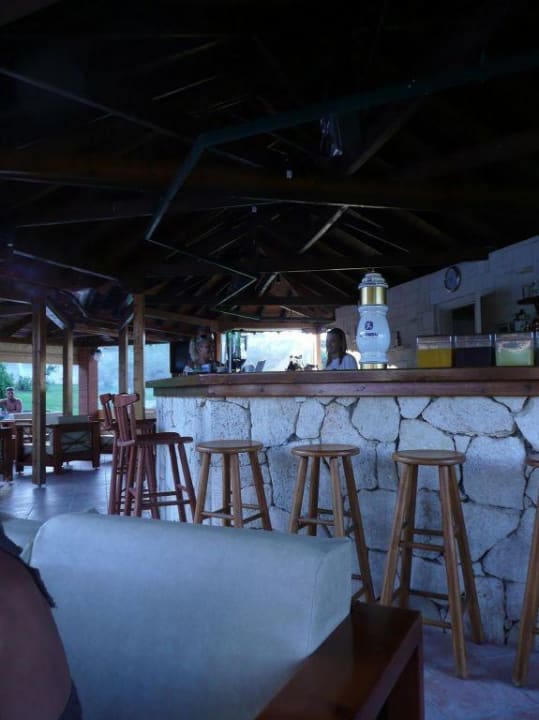 Bar przy basenie Iris Hotel