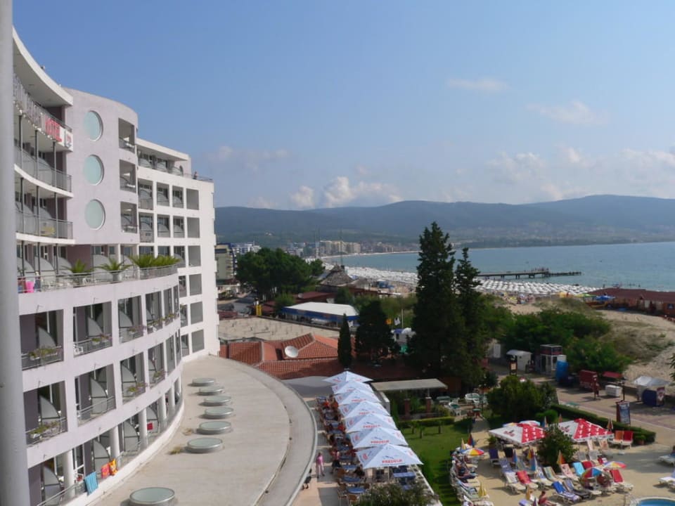 Straßenseite Sentido Neptun Beach