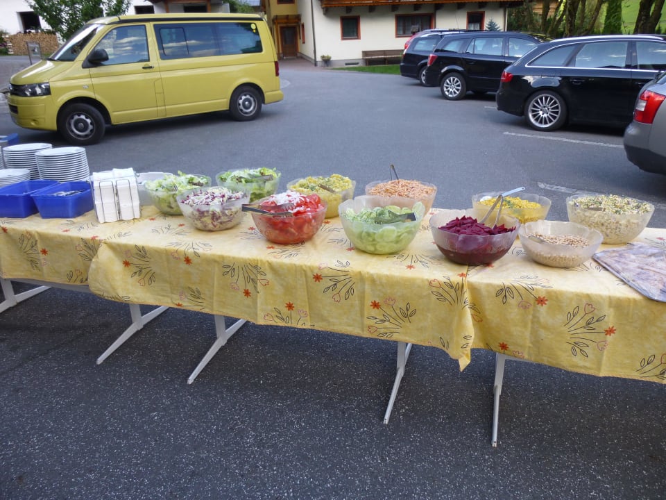 Salatbuffet am Grillabend Feriendorf Ponyhof