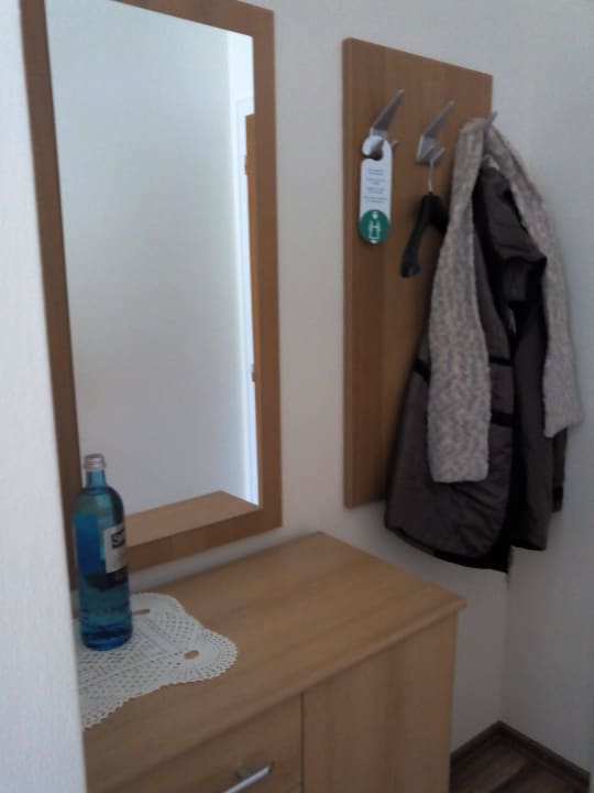 Eingangsbereich mit Schuhschrank + Garderode  Hotel Gregory Wyk auf Föhr