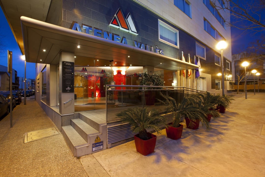 Fachada Aparthotel Atenea Valles
