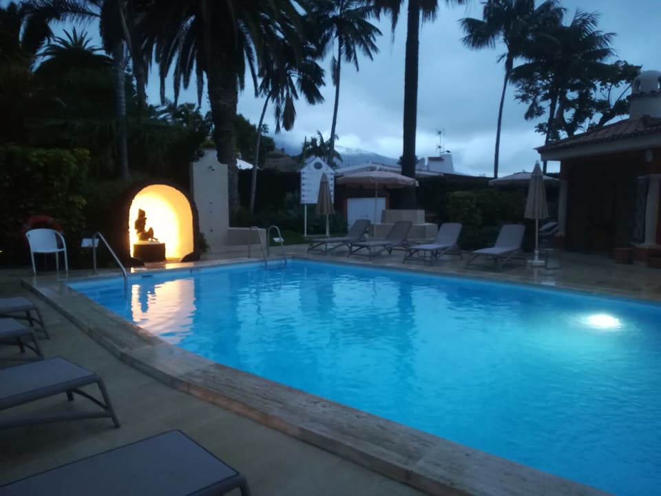 Pool Apartments Ambassador