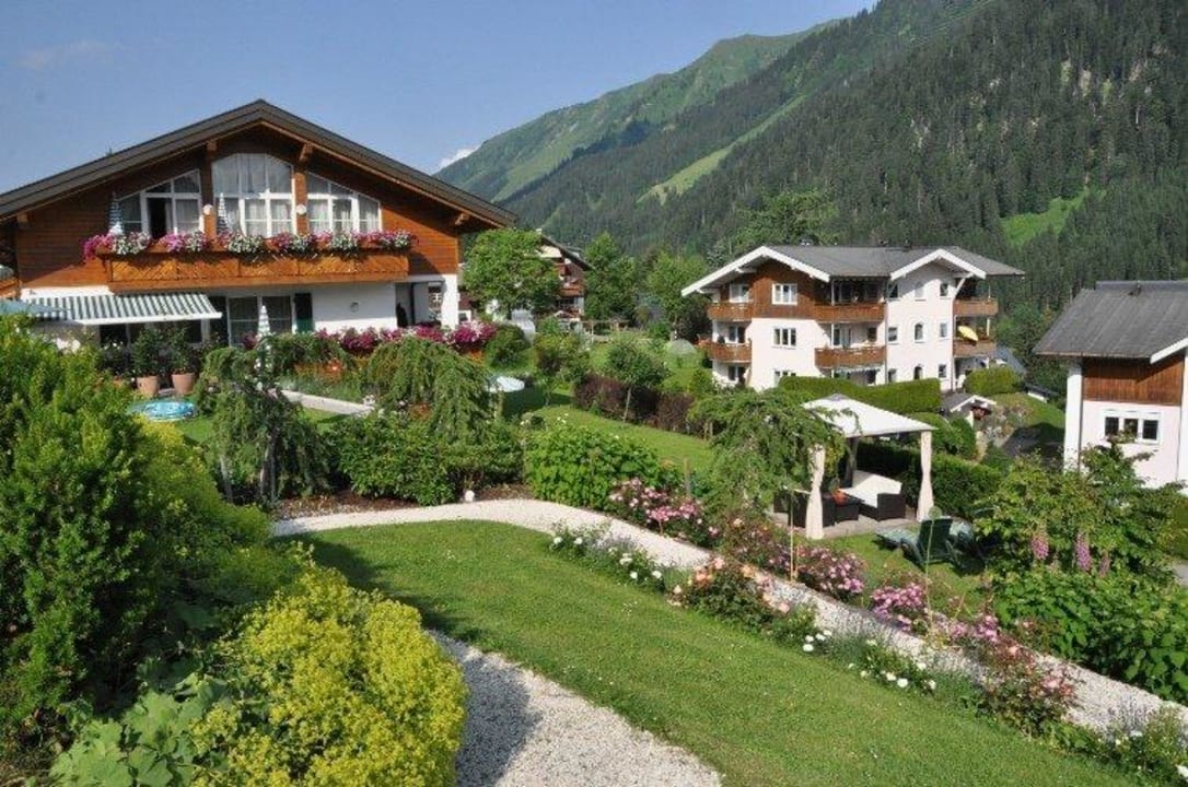 Blick vom Sporthotel Walieser Gästehaus Büchele