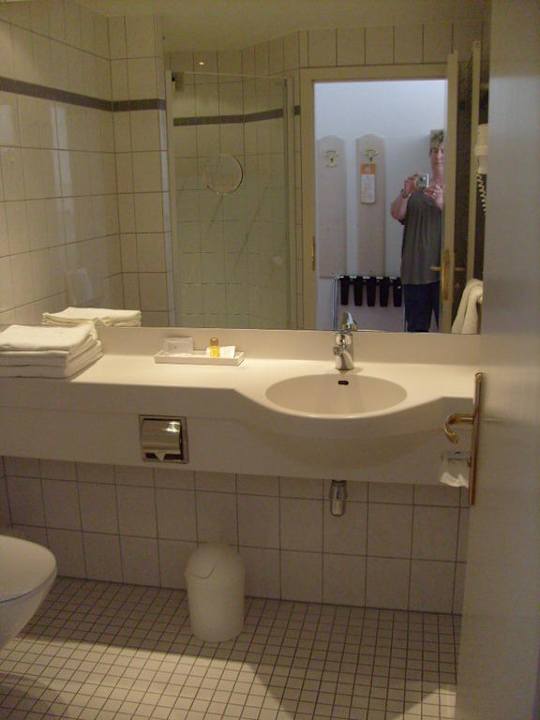 Bad Zimmer 128 Flair Hotel Vier Jahreszeiten