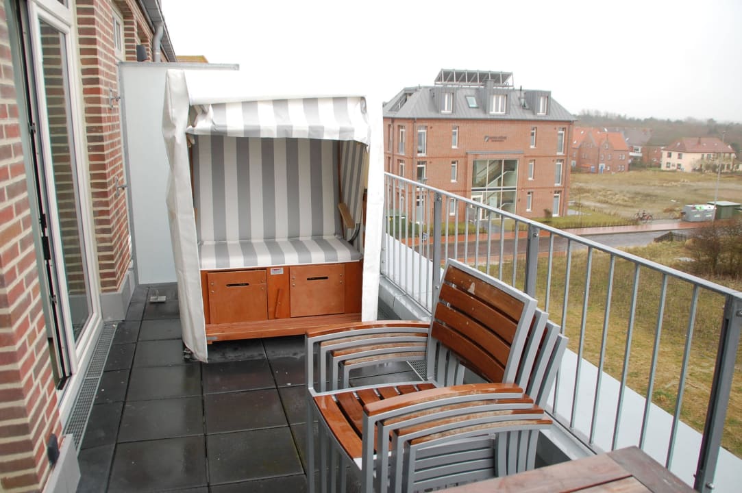 Teilbalkonansicht dorfseitig Upstalsboom Aparthotel Anna Düne