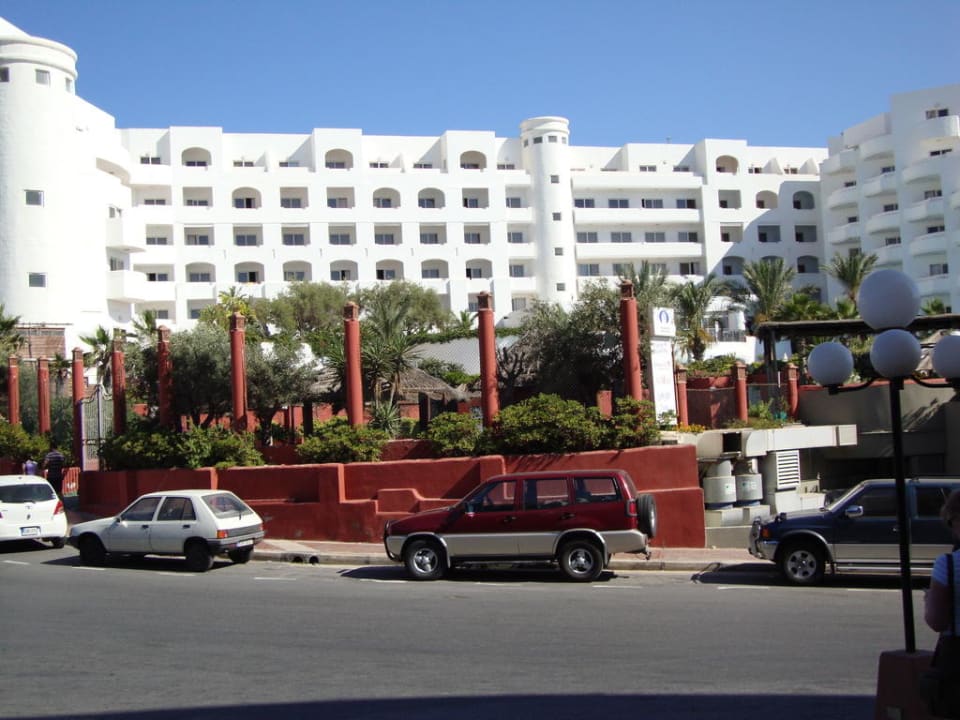 Hotelansicht aus Strandnähe db San Antonio Hotel + Spa