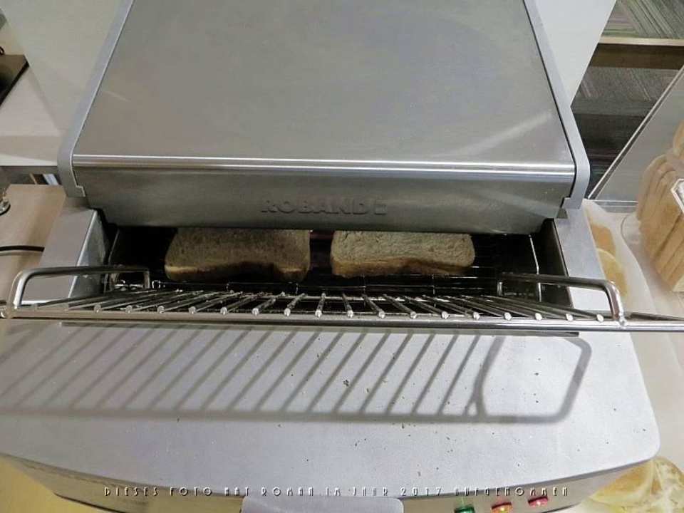 Toaster  Travelodge Hobart