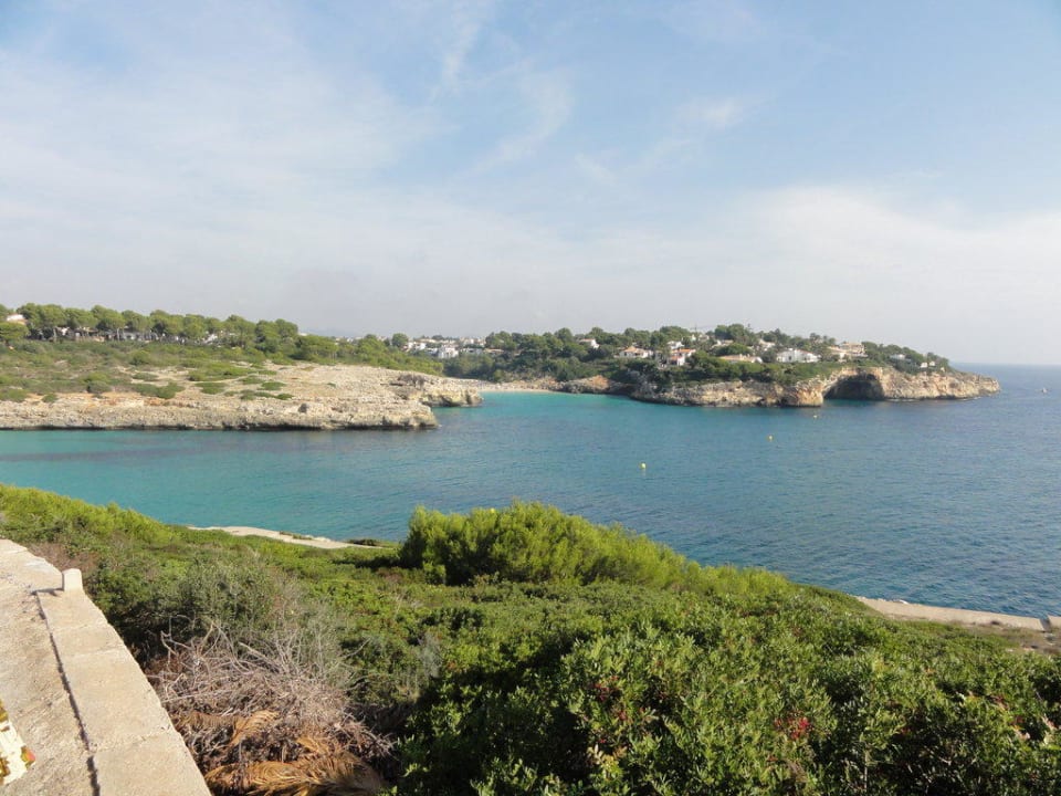 Links die 2. und rechts die 3. Bucht blau punta reina