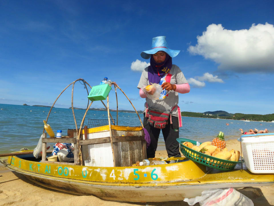 Unsere Strandverkäuferin - leckeres, frisches Essen Bo Phut Resort & Spa